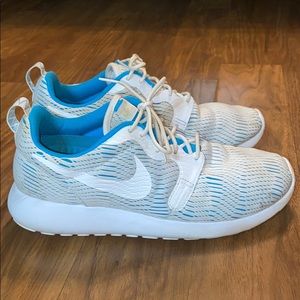 Women Nike Roshe Run Tennis Shoes Size 9